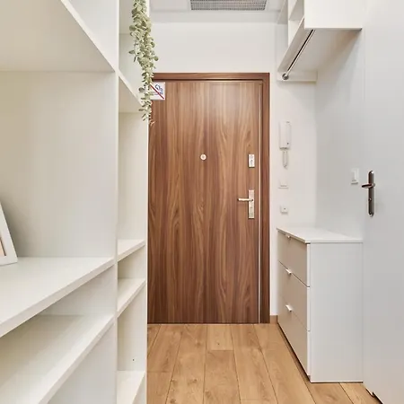 Apartment By The Oder River By Renters Wroclaw